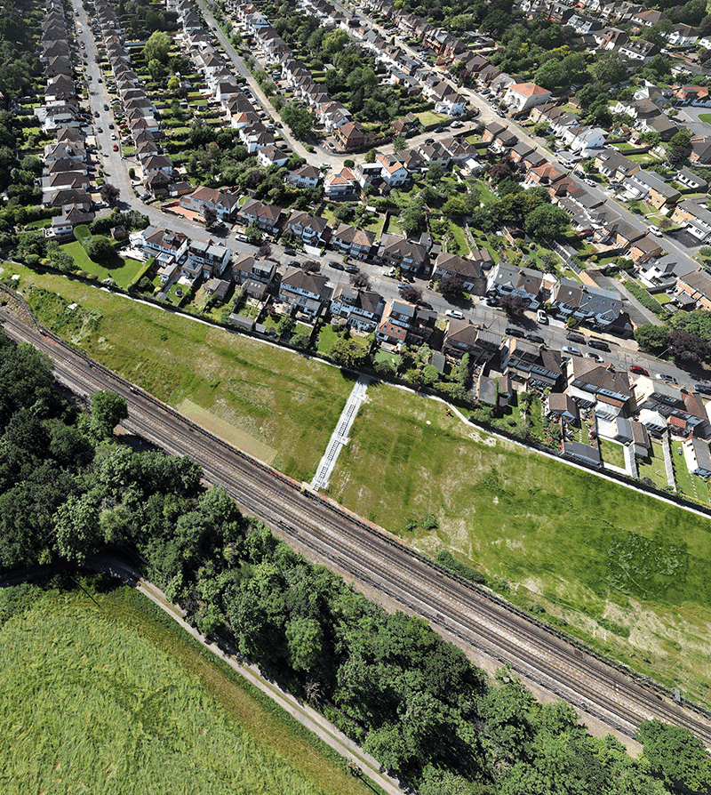 Chigwell Embankment - image 2