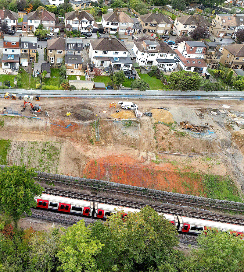 Chigwell Embankment - image 3