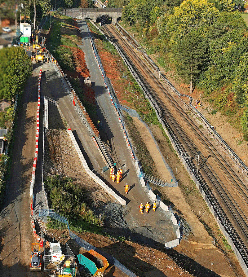 Chigwell Embankment - image 7