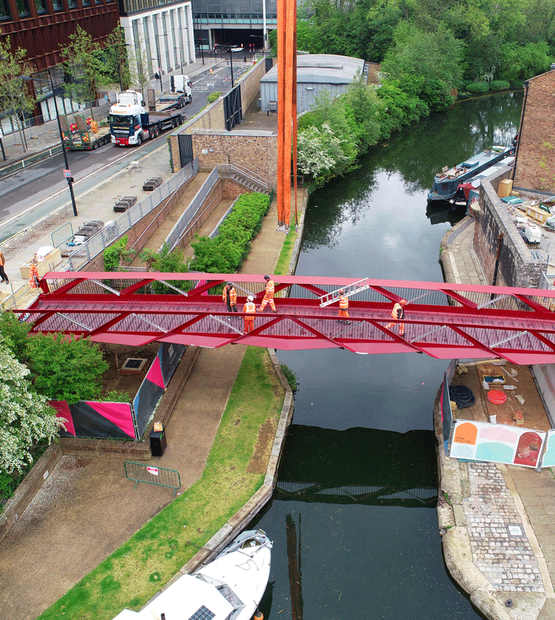 King's Cross Bridge - image 7